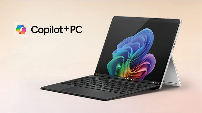 tablet z klawiaturą i napis copilot plus pc