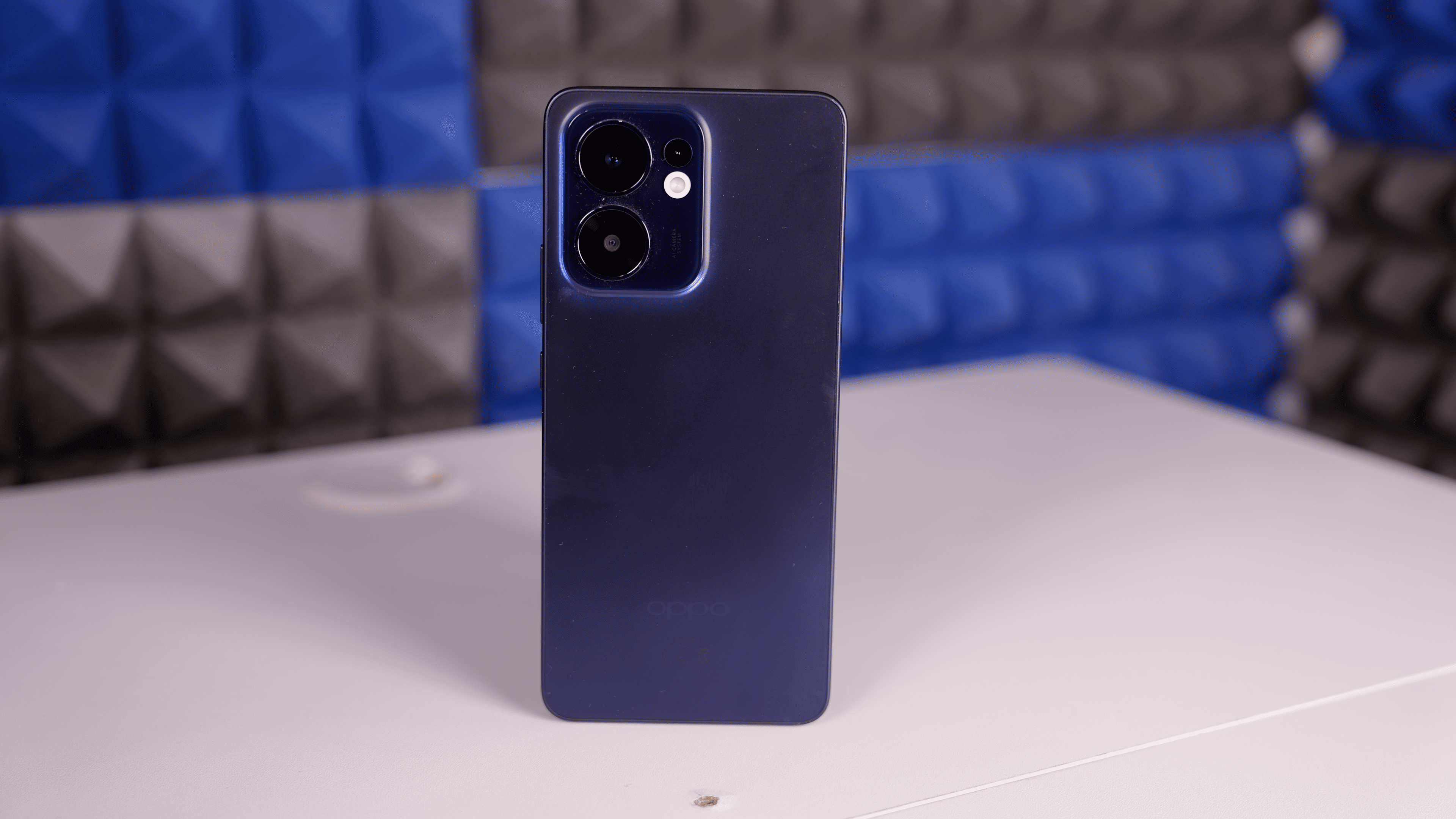OPPO Reno 13 FS - tył smartfona