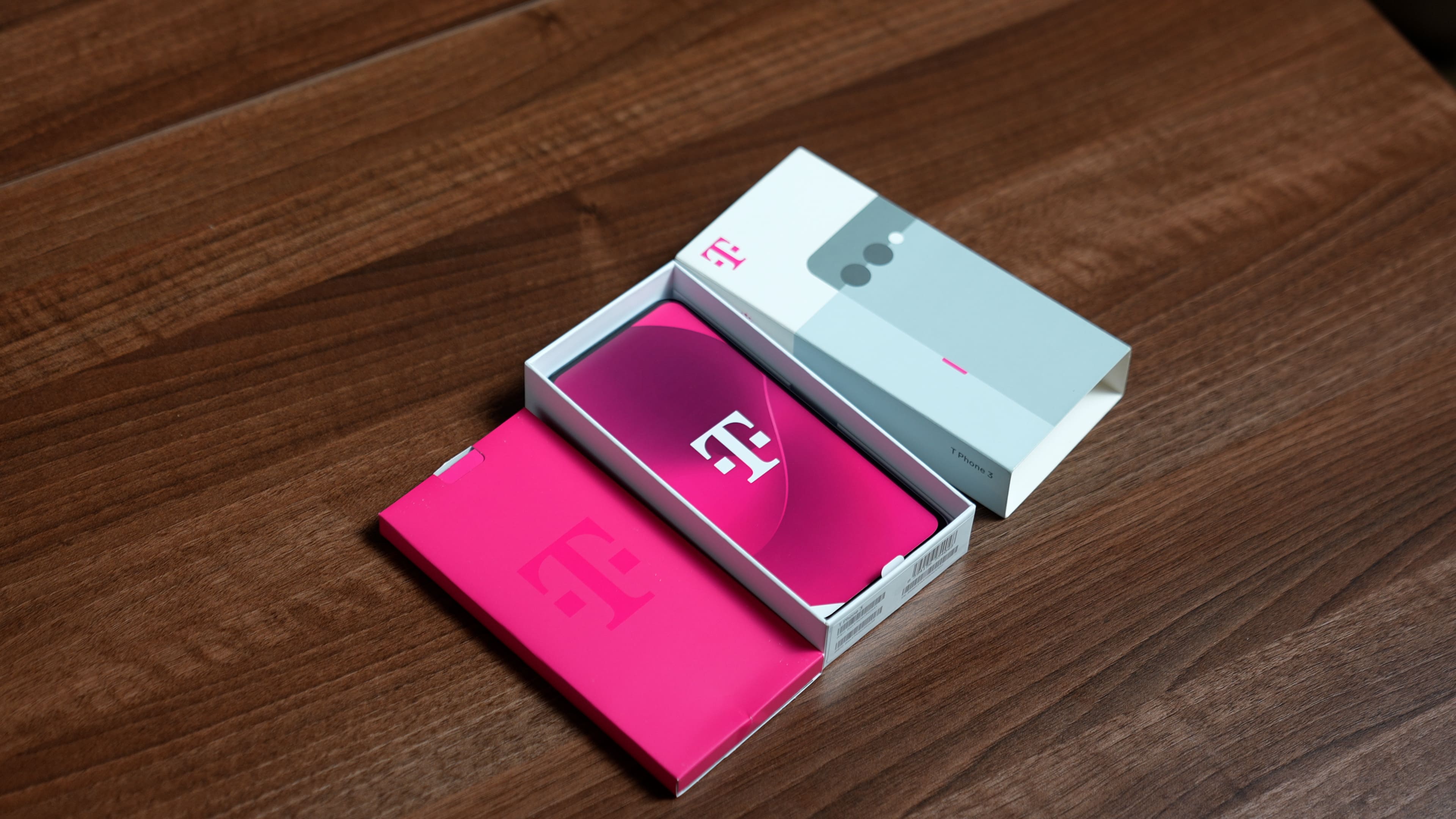 T-Phone 3 5G - smartfon, opakowanie, książeczka