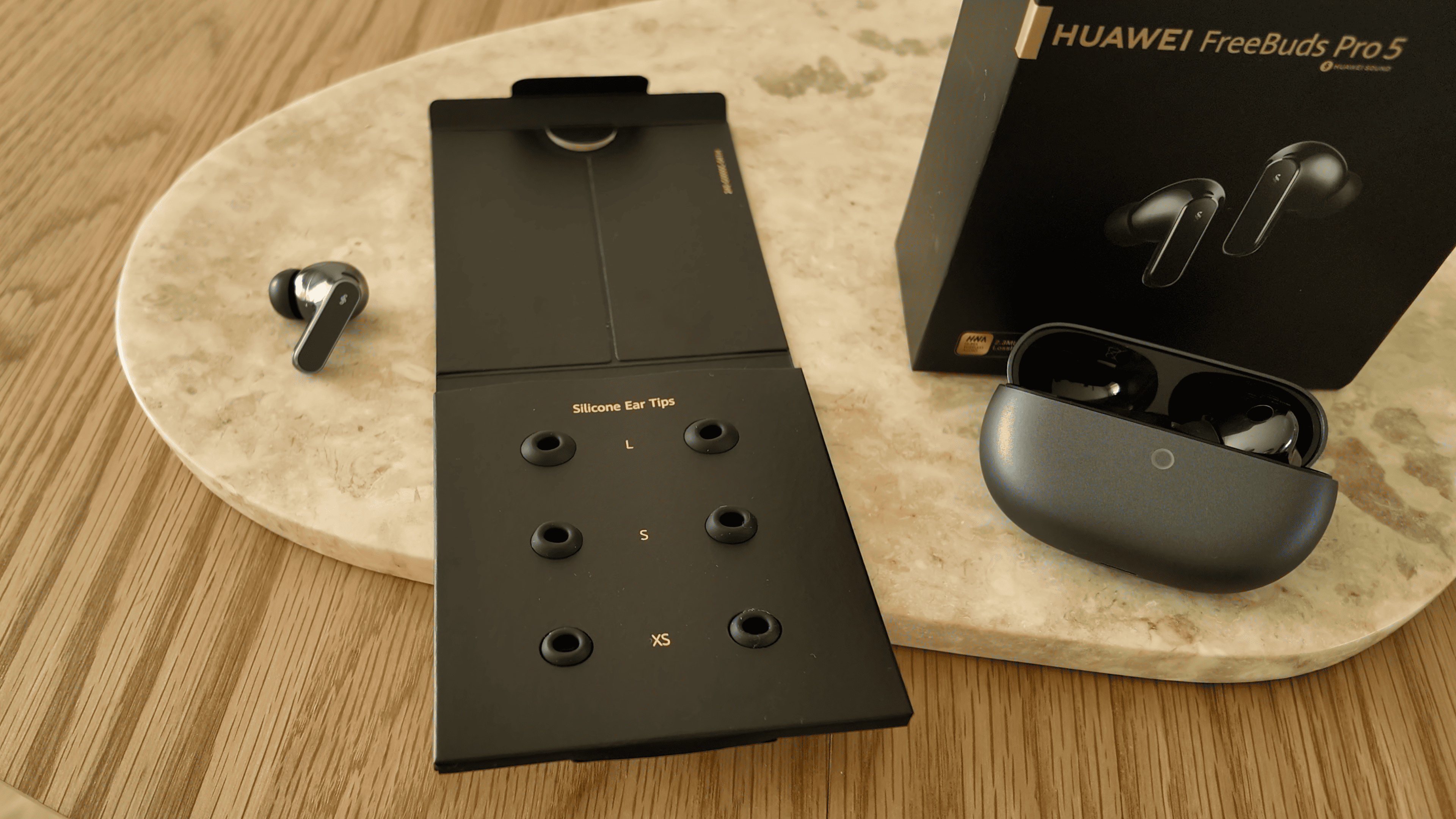 Słuchawki Huawei FreeBuds Pro 5 - słuchawki i rozmiary gumek dopasowujących