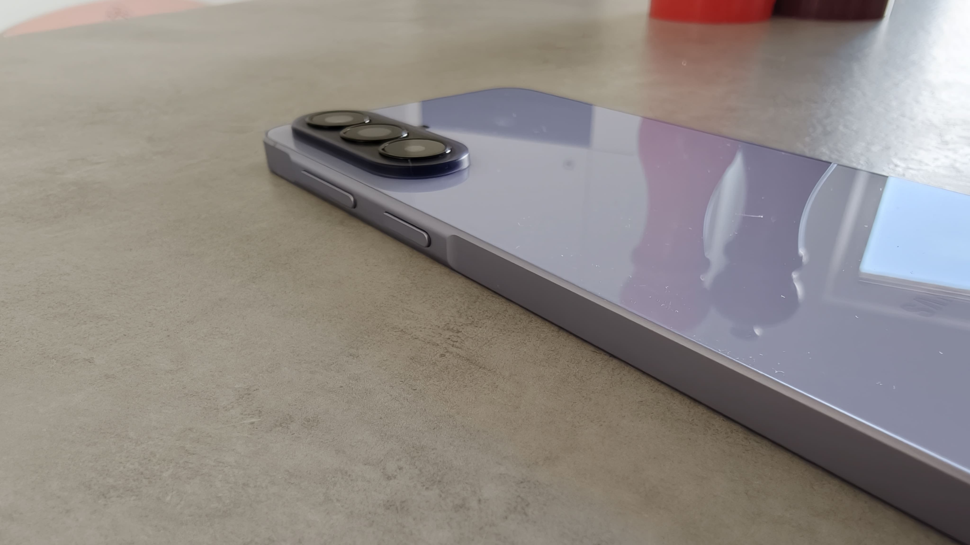 Samsung Galaxy A57 - grubość smartfona